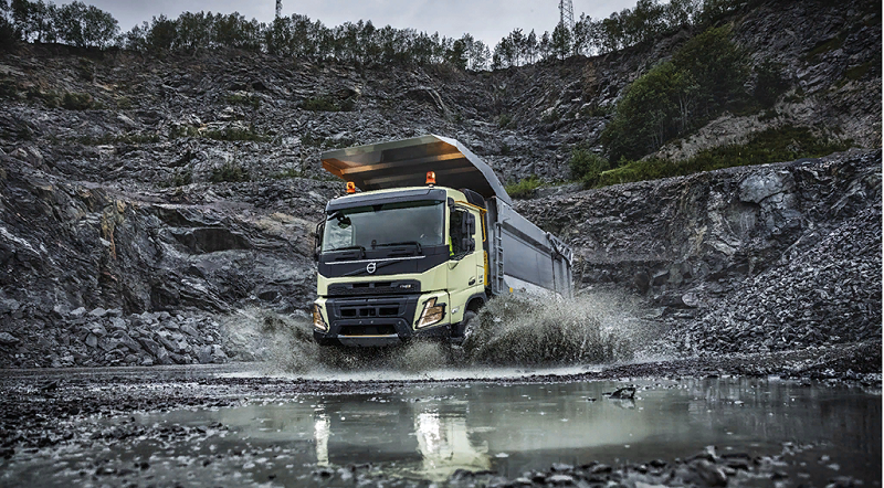 грузовой самосвал Volvo FMX